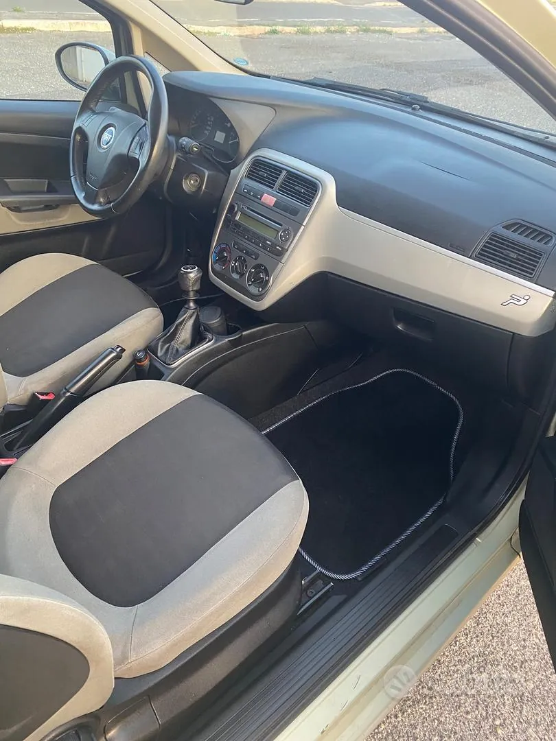 Fiat Grande Punto 2006 photo 5