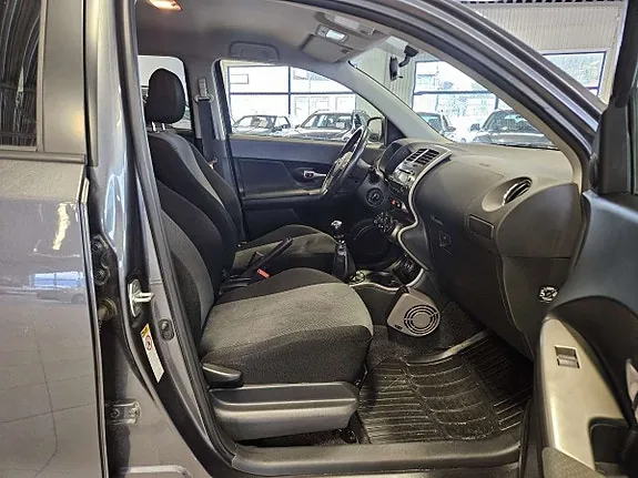 Toyota Urban Cruiser 2013 photo 5