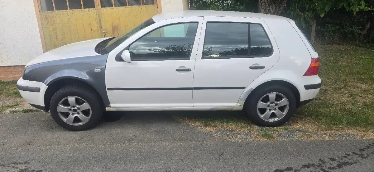 Volkswagen Golf 2002 photo 3