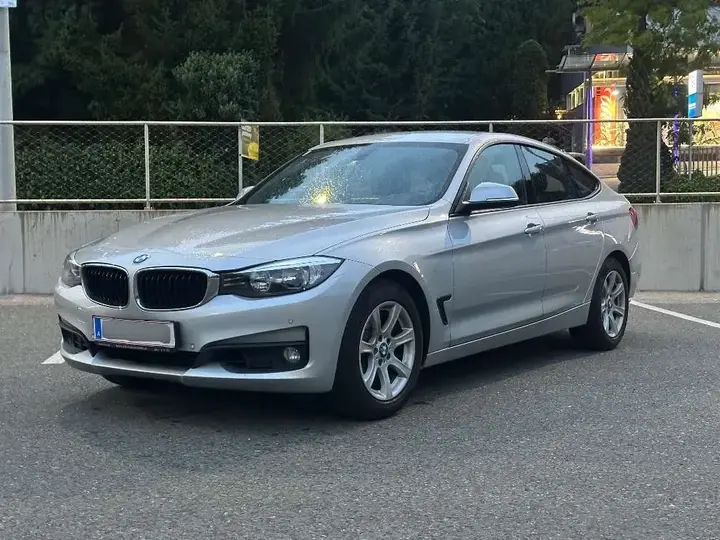 BMW 320I