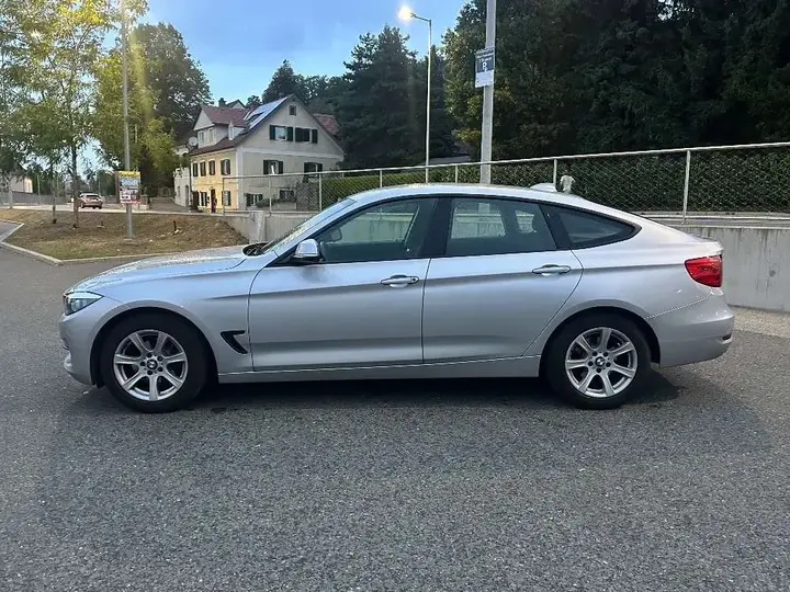 BMW 320I 2013 photo 3