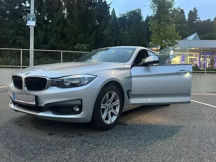 BMW 320I 2013 photo 2