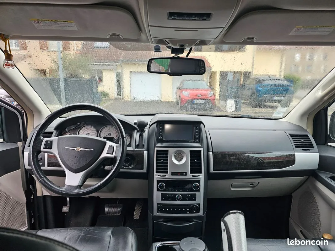 Chrysler Grand Voyager 2011 photo 3