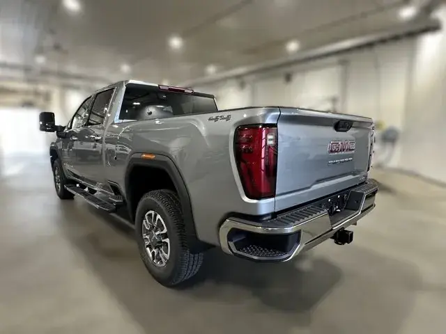 GMC Sierra 3500Hd 2026 photo 3