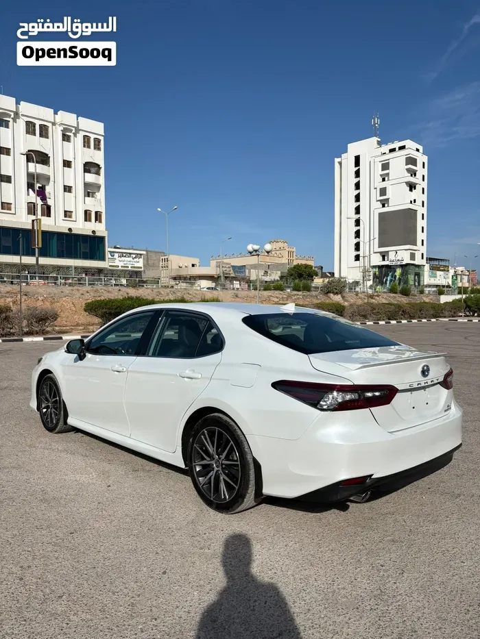 Toyota Camry 2022 photo 2