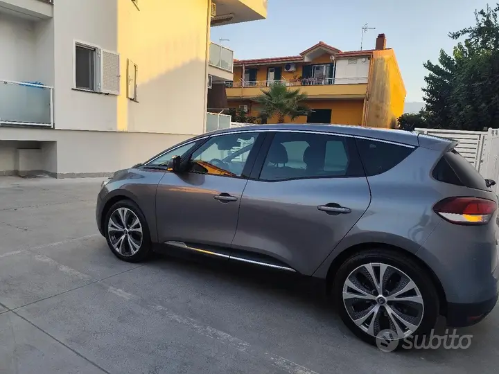 Renault Scenic 2018 photo 2