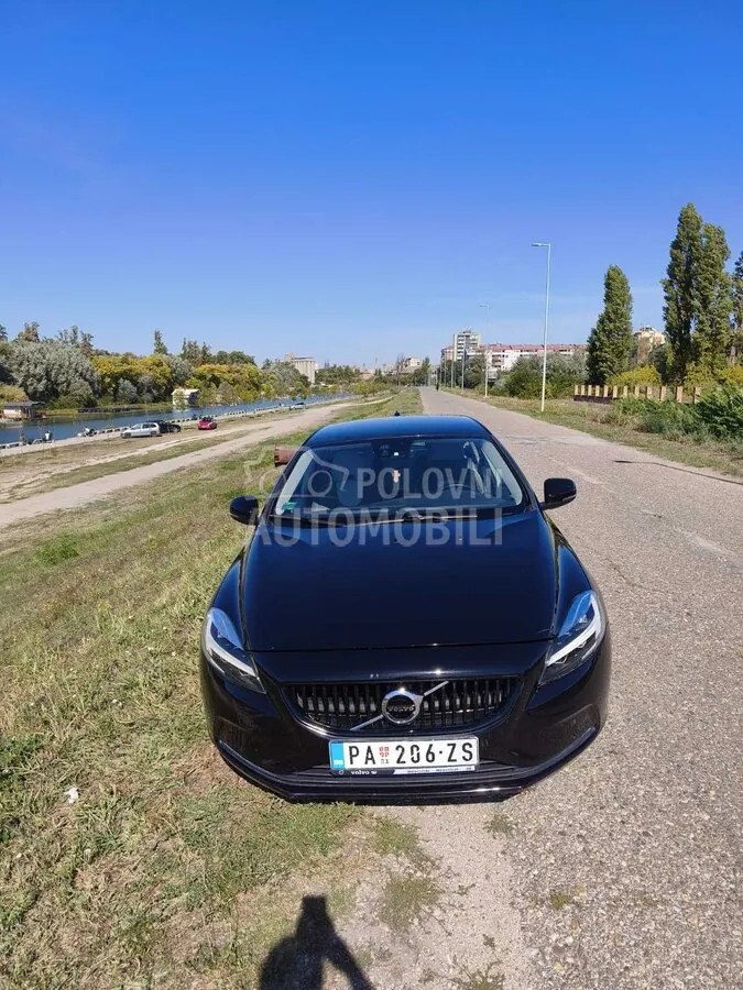 Volvo V40 2016 photo 2