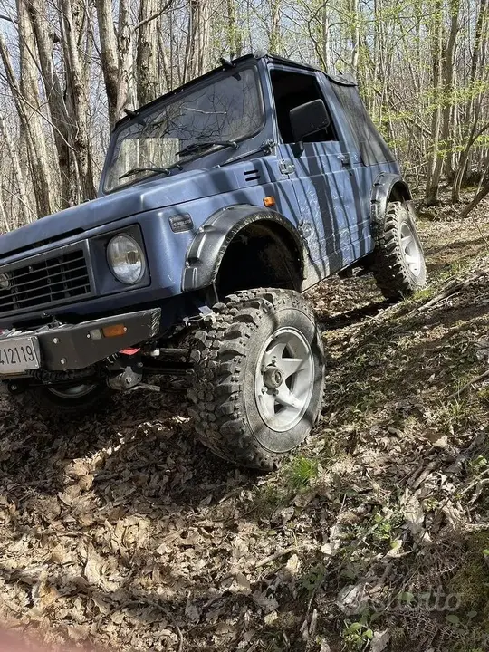 Suzuki Samurai 1990 photo 3