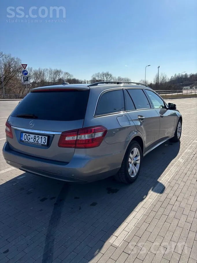 Mercedes-Benz E200 2012 photo 4