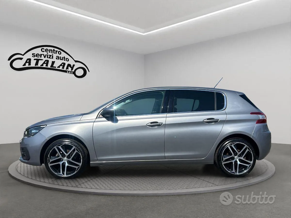 Peugeot 308 2018 photo 2