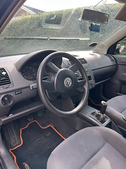 Volkswagen Polo 2003 photo 2