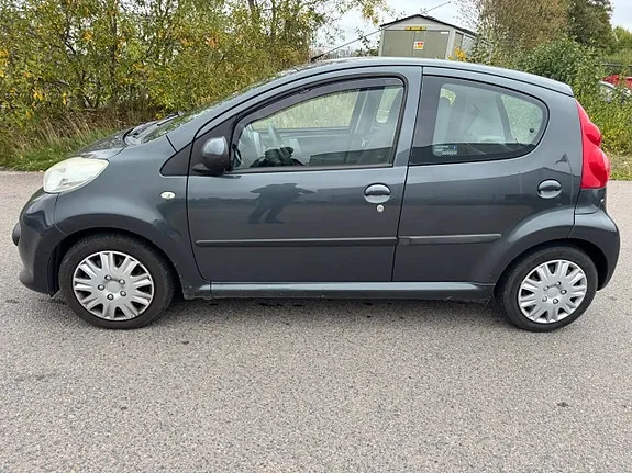 Peugeot 107 2008 photo 3