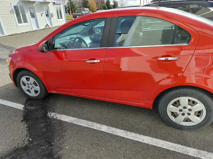 Chevrolet Sonic 2012 photo 3