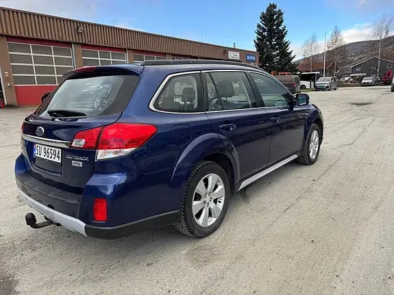 Subaru Legacy 2011 photo 4