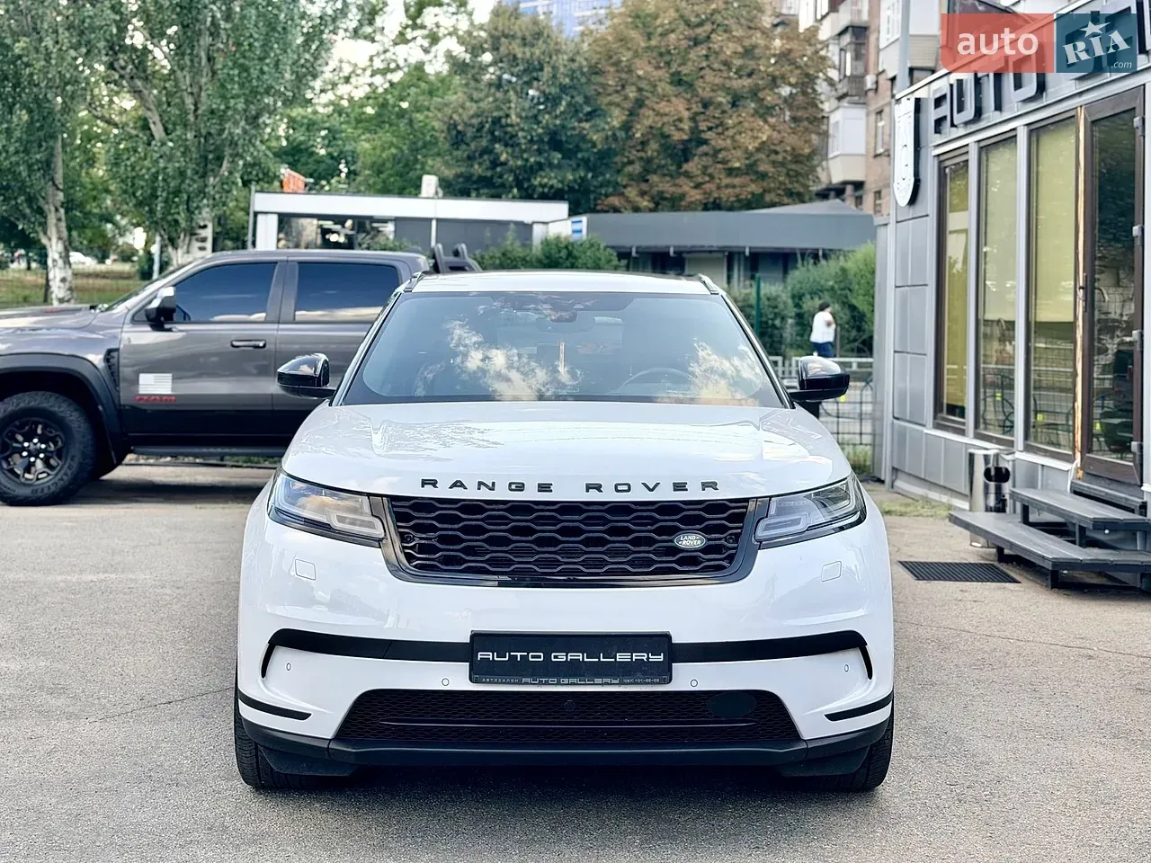 Land Rover Range Rover Velar 2017 photo 3