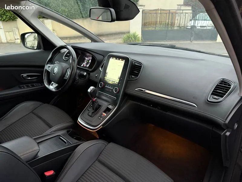 Renault Scenic 2019 photo 2