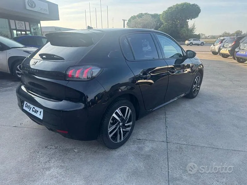 Peugeot 208 2023 photo 4