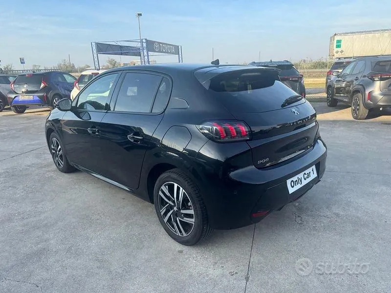Peugeot 208 2023 photo 3