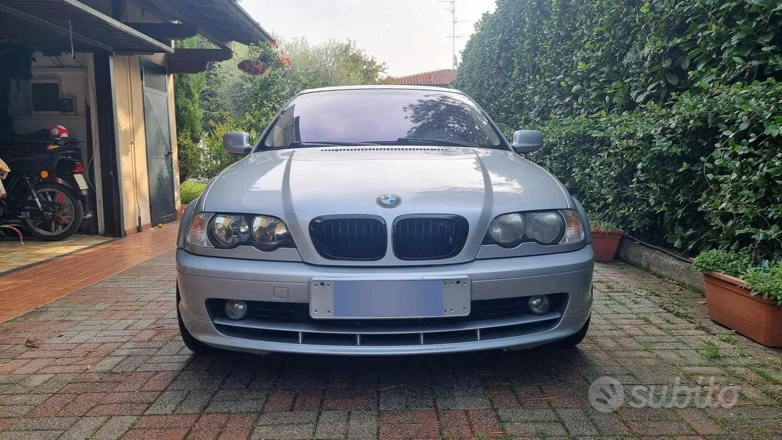 BMW E46 2002 photo 2