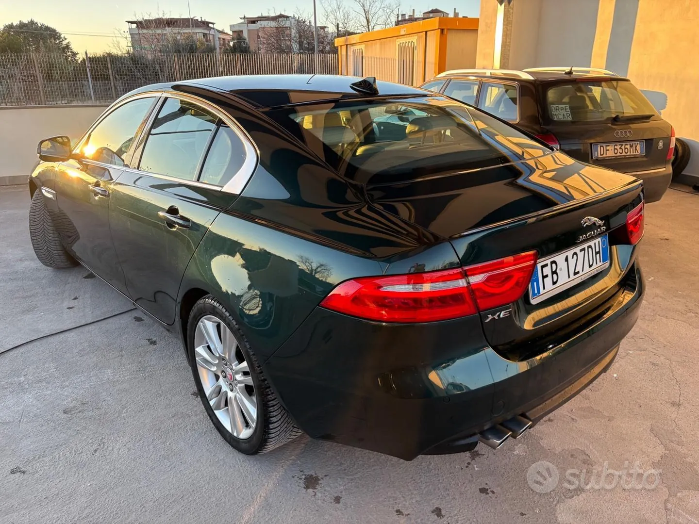 Jaguar Xe 2015 photo 4
