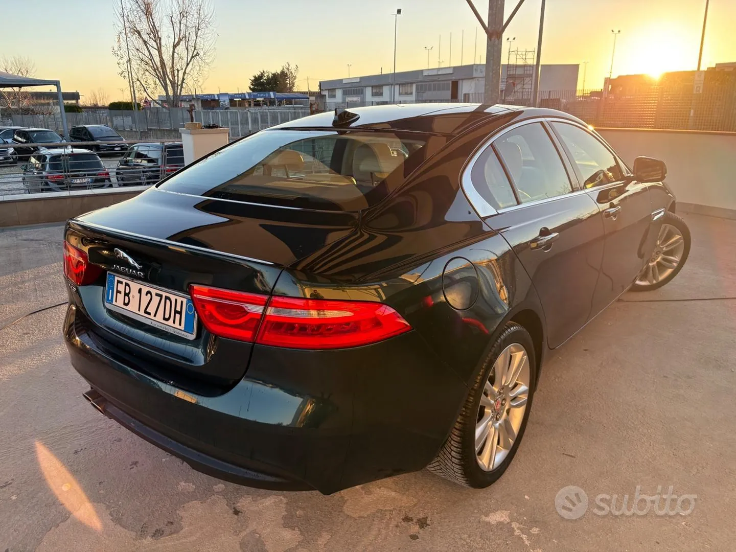Jaguar Xe 2015 photo 3