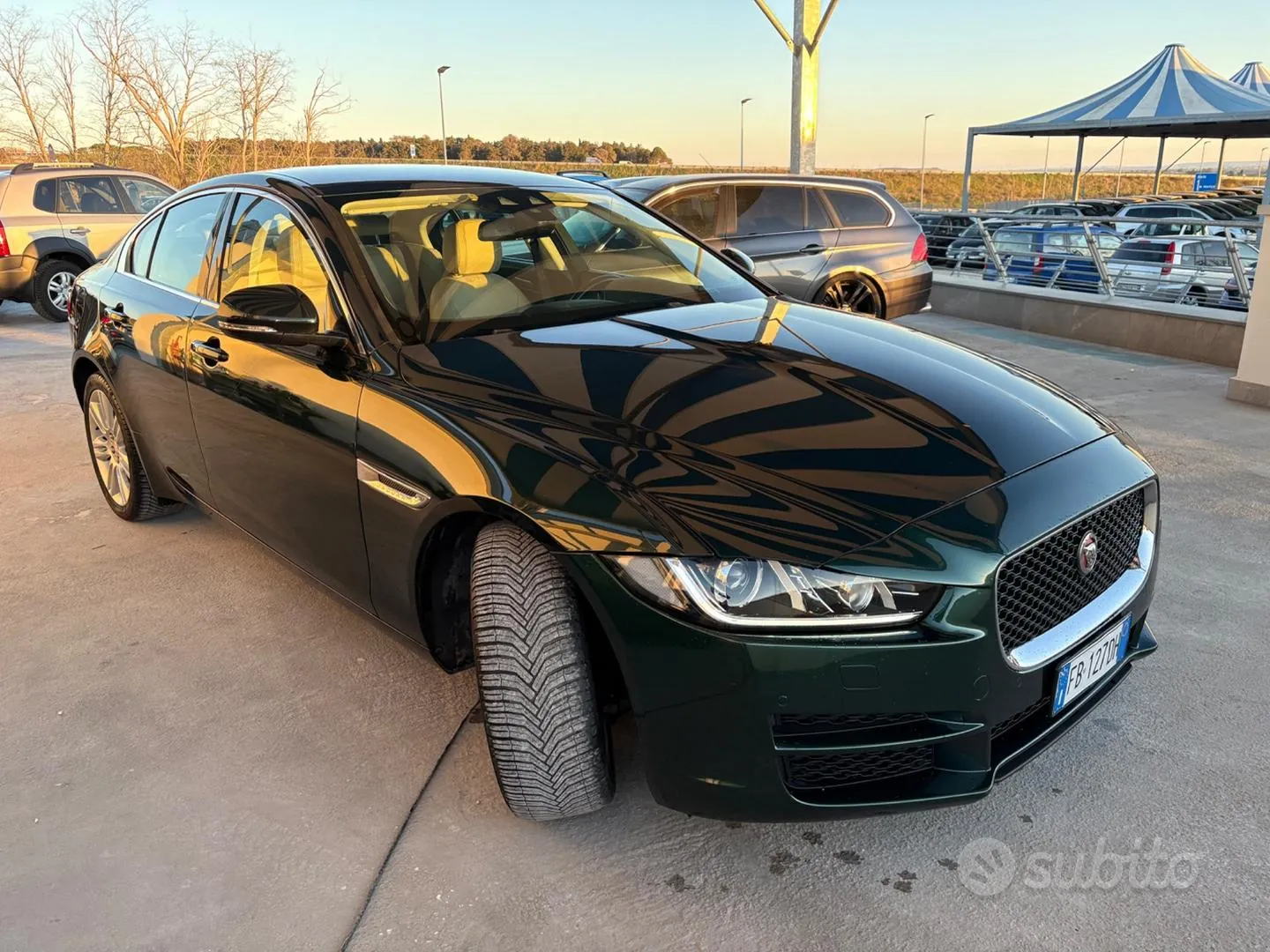 Jaguar Xe 2015 photo 2