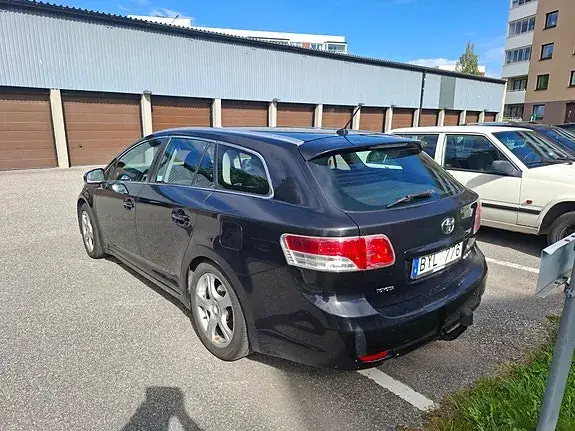 Toyota Avensis 2009 photo 2