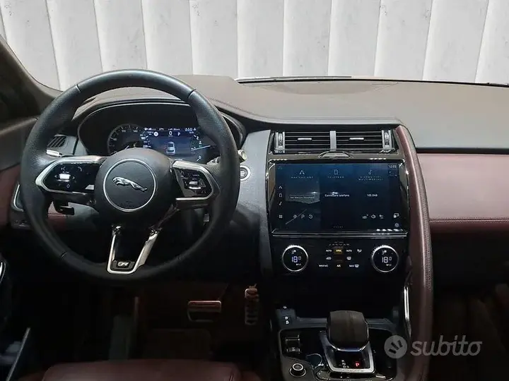 Jaguar E-Pace 2022 photo 4