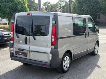 Renault Trafic 2011 photo 3