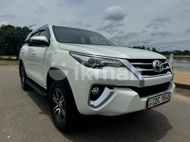 Toyota Fortuner 2018 photo 2