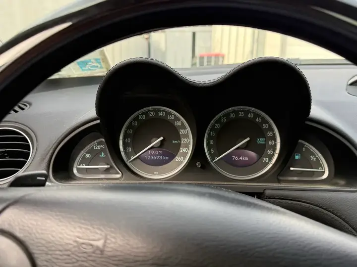 Mercedes-Benz Sl-Class 2006 photo 2
