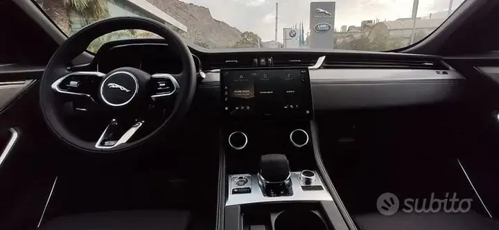 Jaguar F-Pace 2024 photo 5