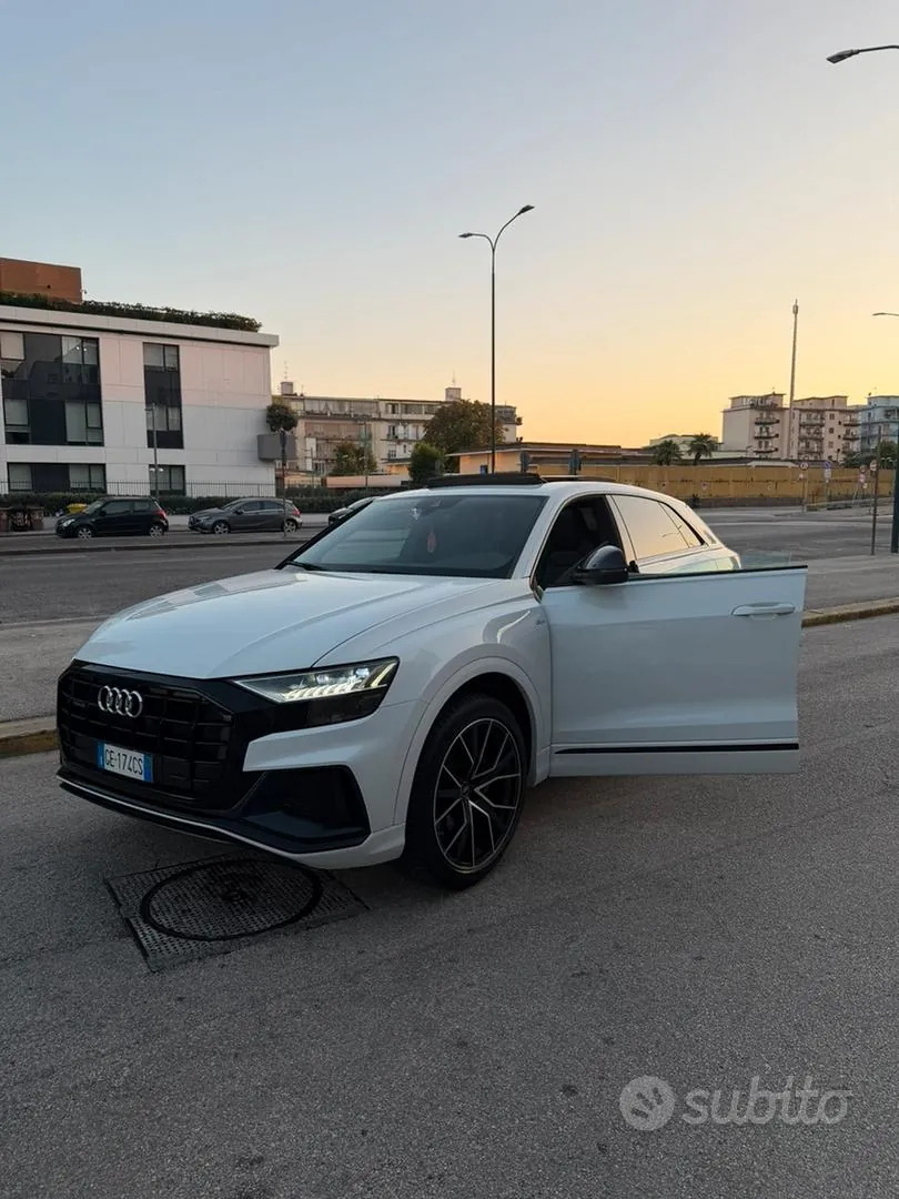 Audi Q8 2021 photo 2