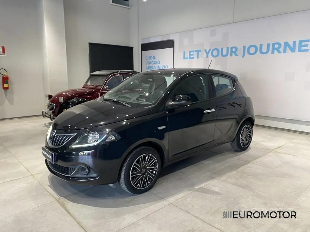 Lancia Ypsilon