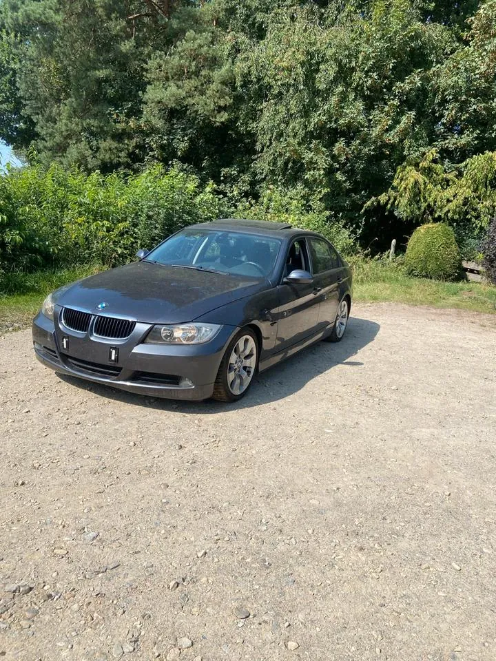 BMW 320I