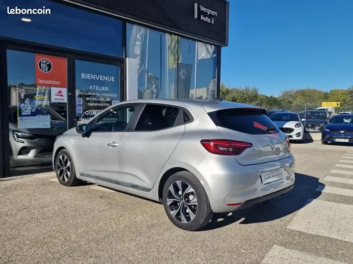 Renault Clio 2023 photo 3