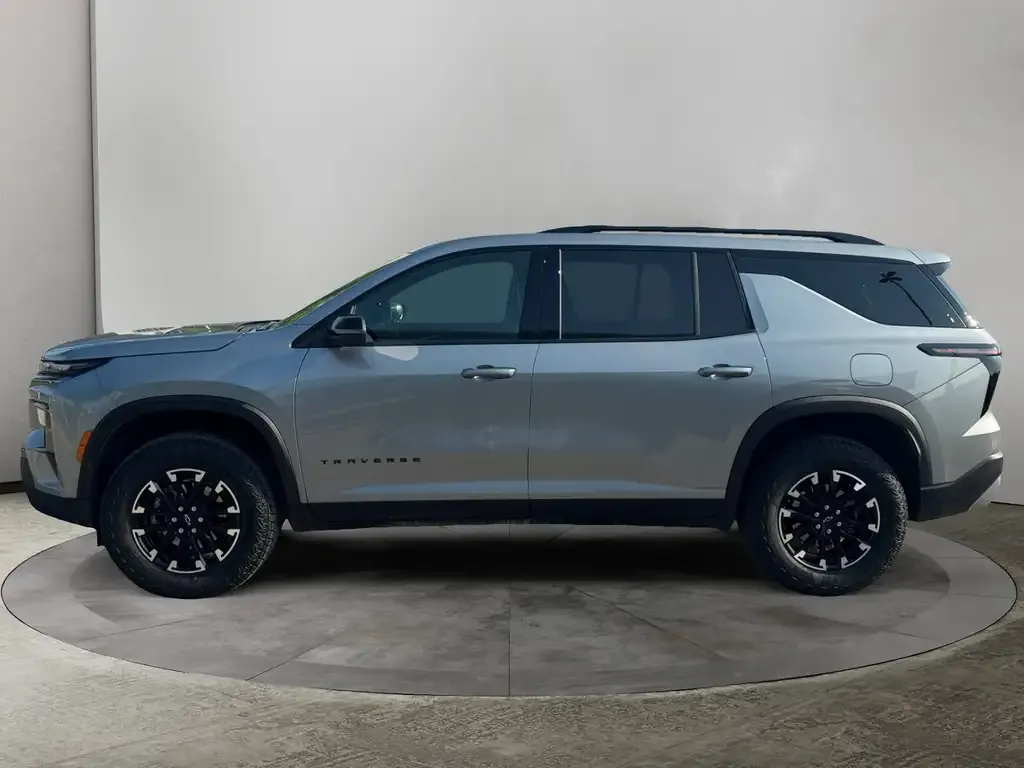 Chevrolet Traverse 2026 photo 2