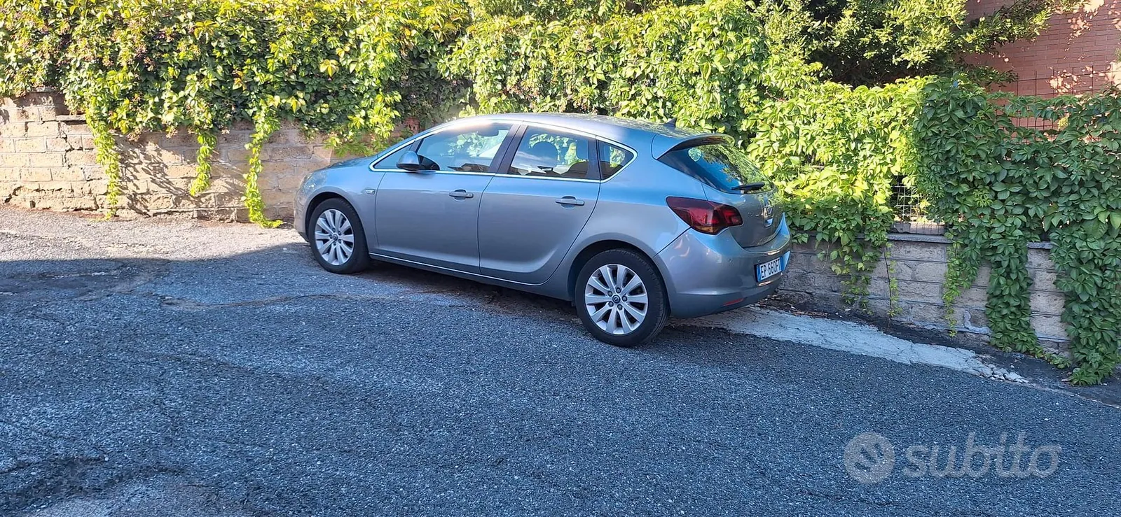 Opel Astra 2012 photo 3