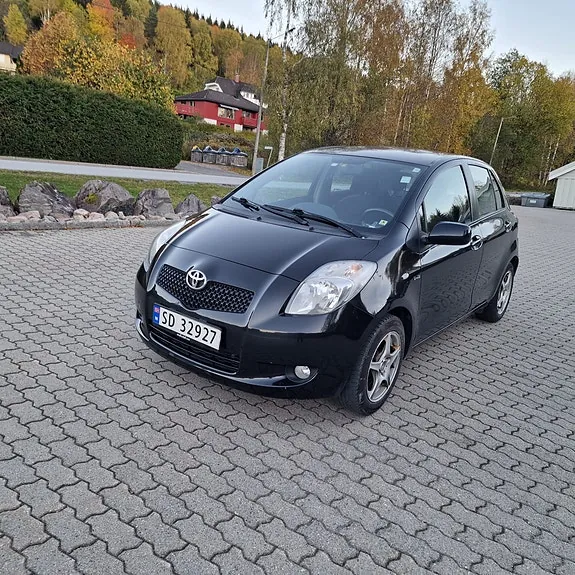 Toyota Yaris 2006 photo 2