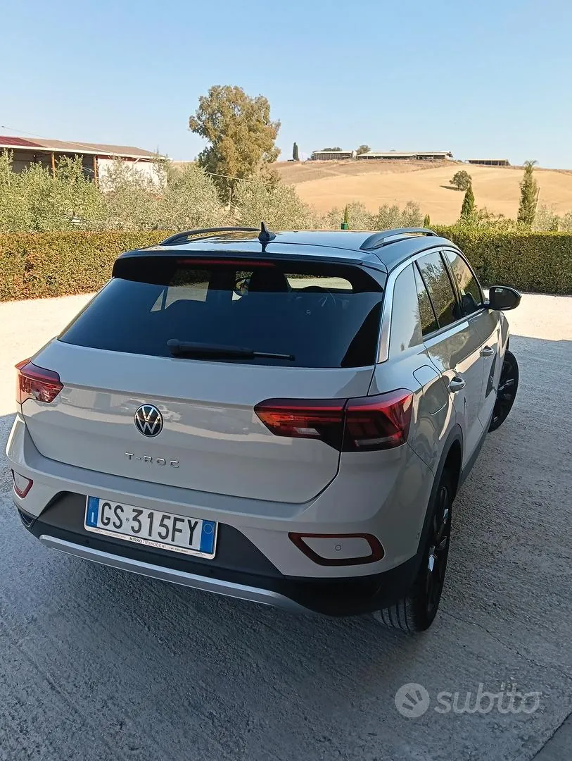 Volkswagen T-Roc 2024 photo 2