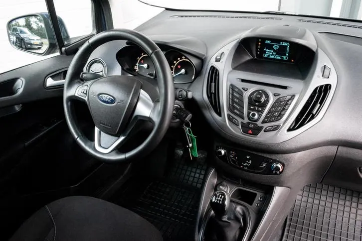 Ford Transit Courier 2015 photo 3