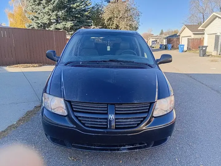 Dodge Caravan 2007 photo 3