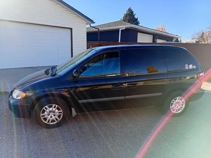 Dodge Caravan 2007 photo 2