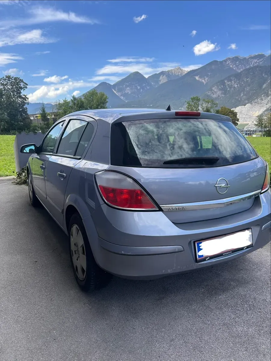 Opel Astra 2005 photo 2