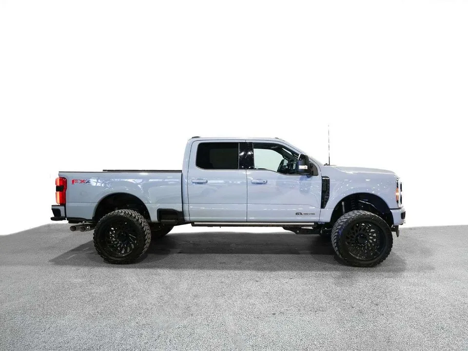 Ford F250 2026 photo 2