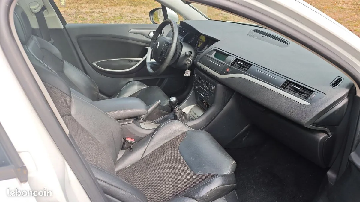 Citroen C5 2010 photo 3