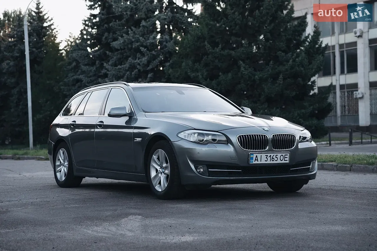 BMW 5 Series 2012 photo 2