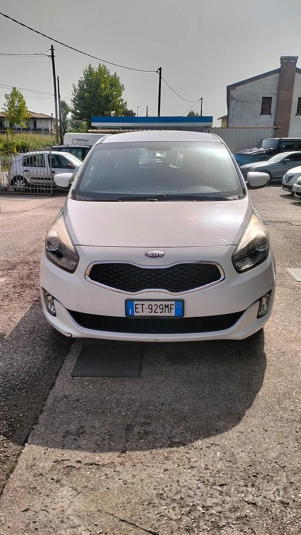 Kia Carens 2013 photo 5