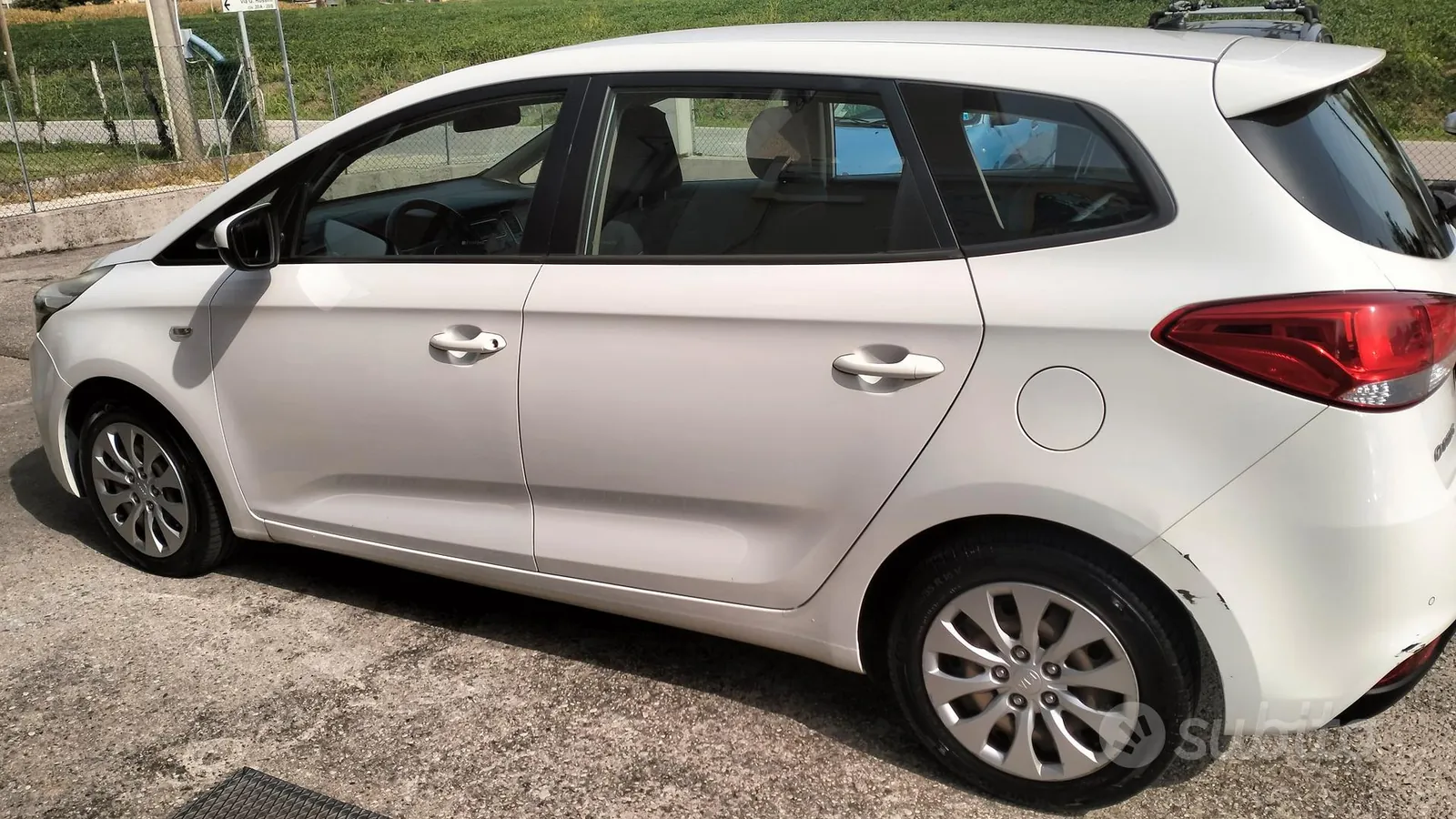 Kia Carens 2013 photo 4