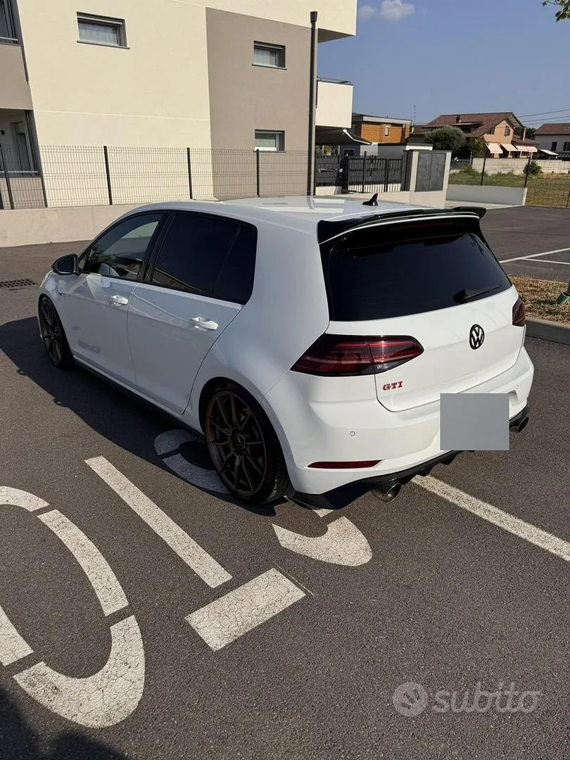 Volkswagen Golf 2017 photo 2